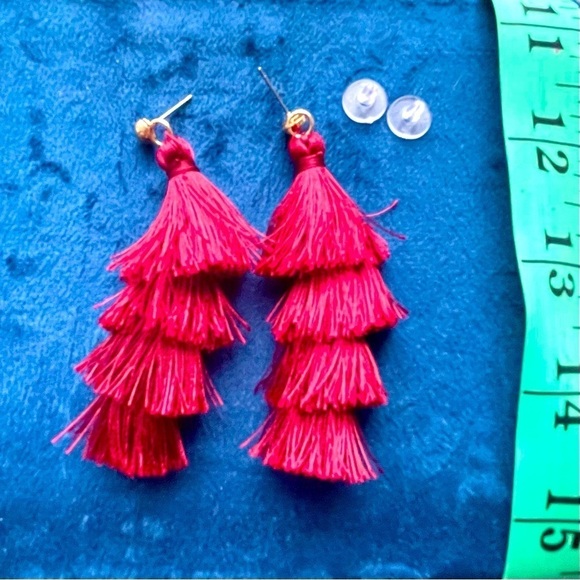 Jewelry - 5 for 20 sale! Bundle 5 for 4 items! Cute burgundy tassel lost earrings!…​​